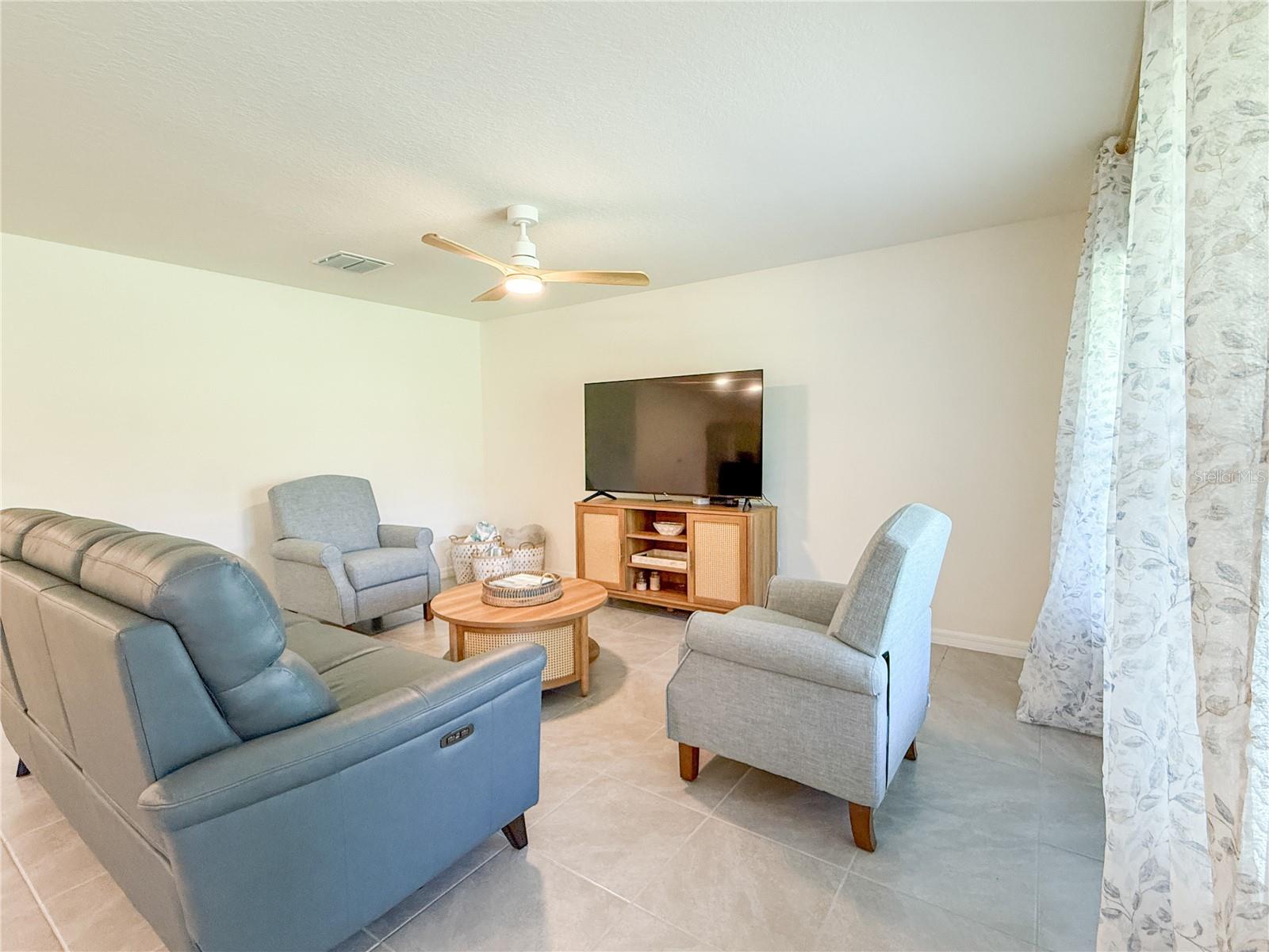 Image 19 of 51 For 13374 Mylion Way