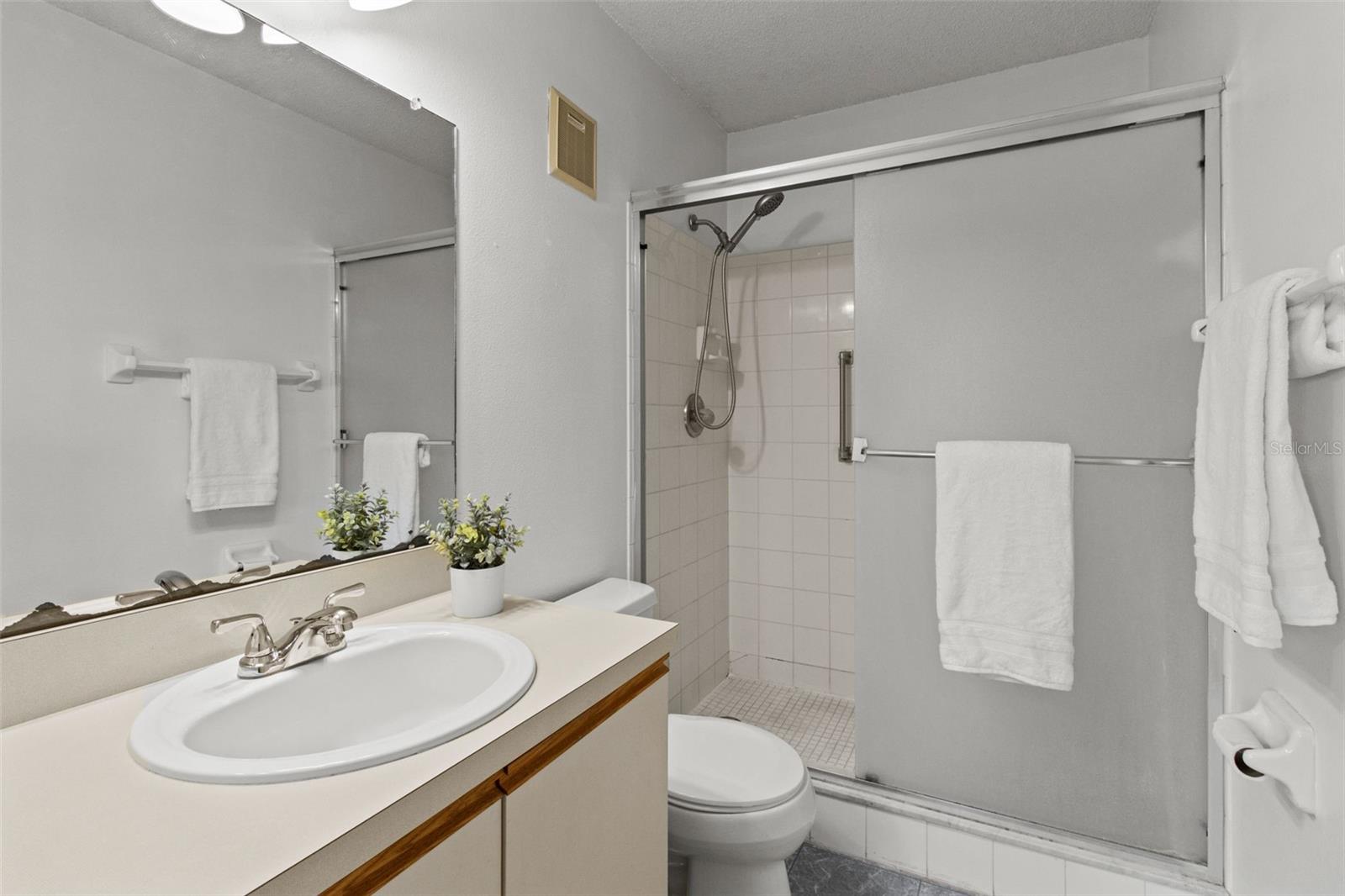 Image 22 of 33 For 5920 80th Street N 308