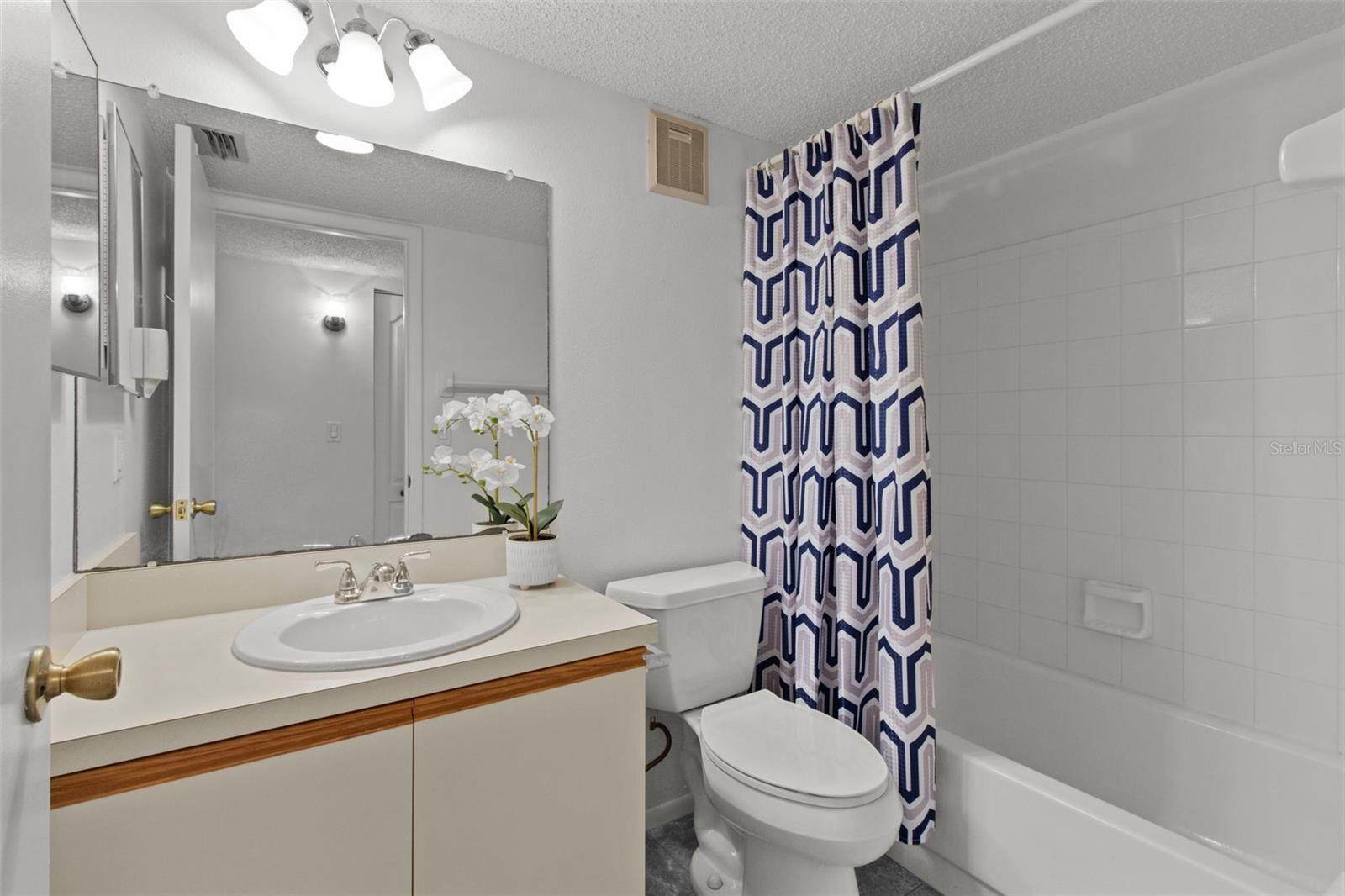Image 26 of 33 For 5920 80th Street N 308