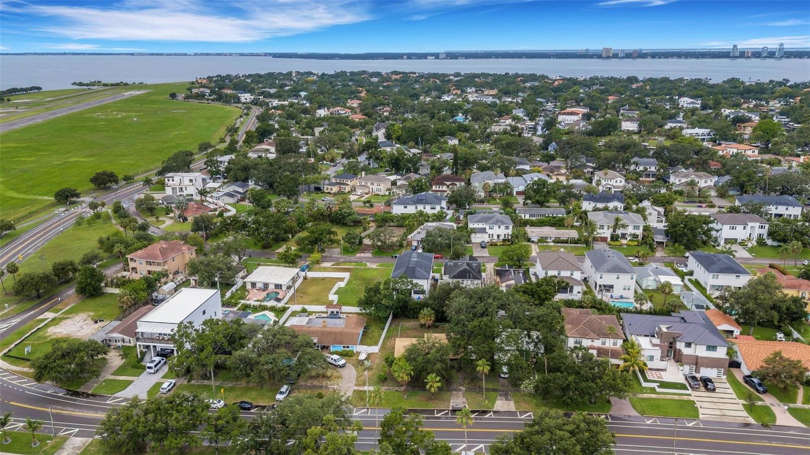 Image 12 of 27 For 620 Davis Boulevard