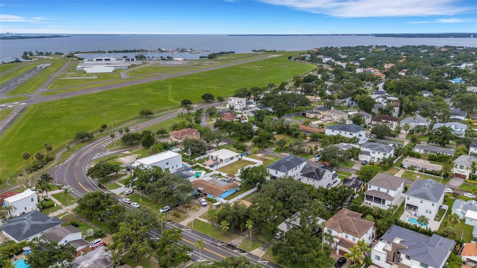 Image 13 of 27 For 620 Davis Boulevard