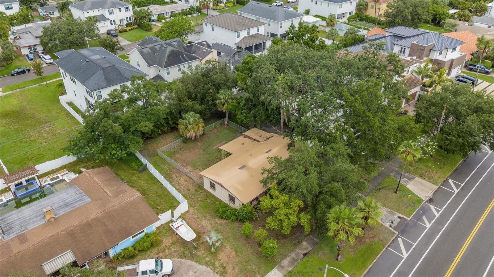 Image 15 of 27 For 620 Davis Boulevard