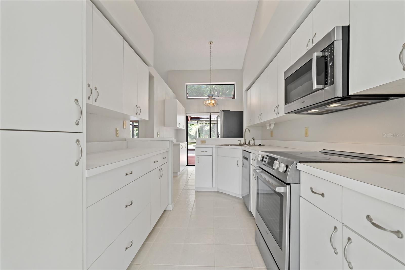 Listing photo id 18 for 16160 Craigend Place