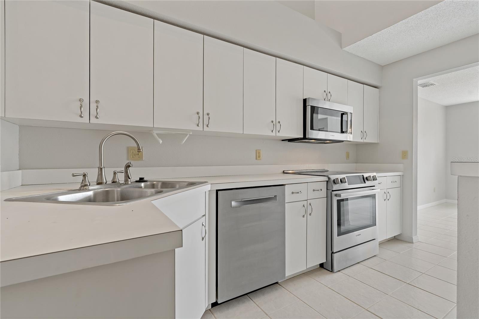 Listing photo id 19 for 16160 Craigend Place