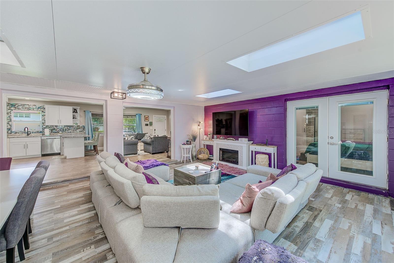 Image 14 of 41 For 9954 54th Avenue N