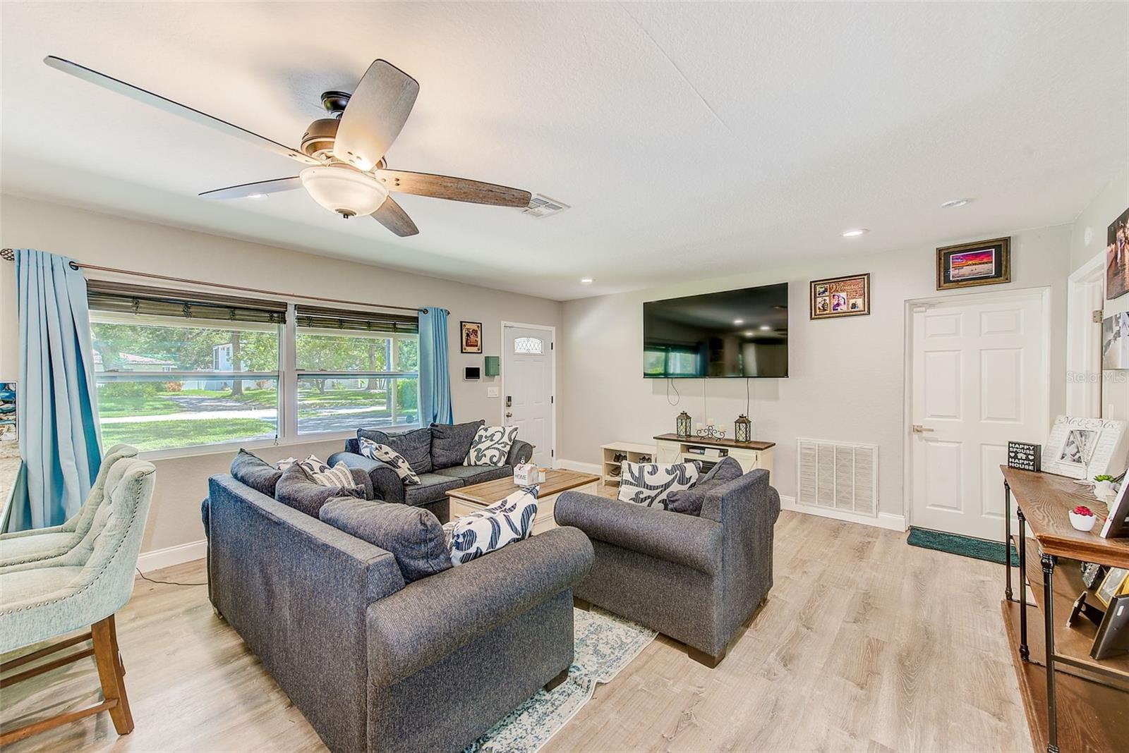 Image 3 of 41 For 9954 54th Avenue N