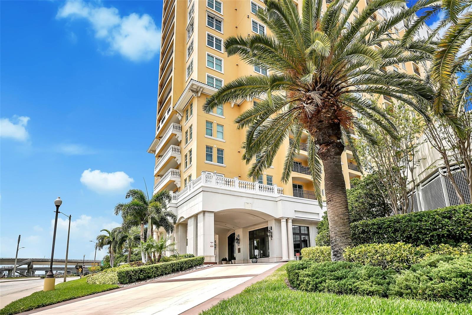Image 2 of 41 For 345 Bayshore Boulevard 801
