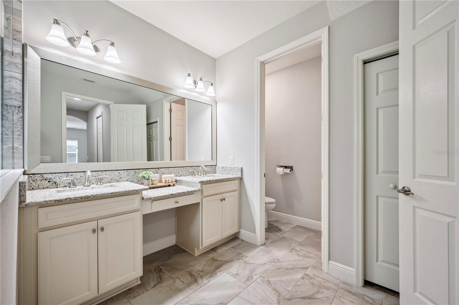 Image 31 of 68 For 4048 Blue Lantana Lane