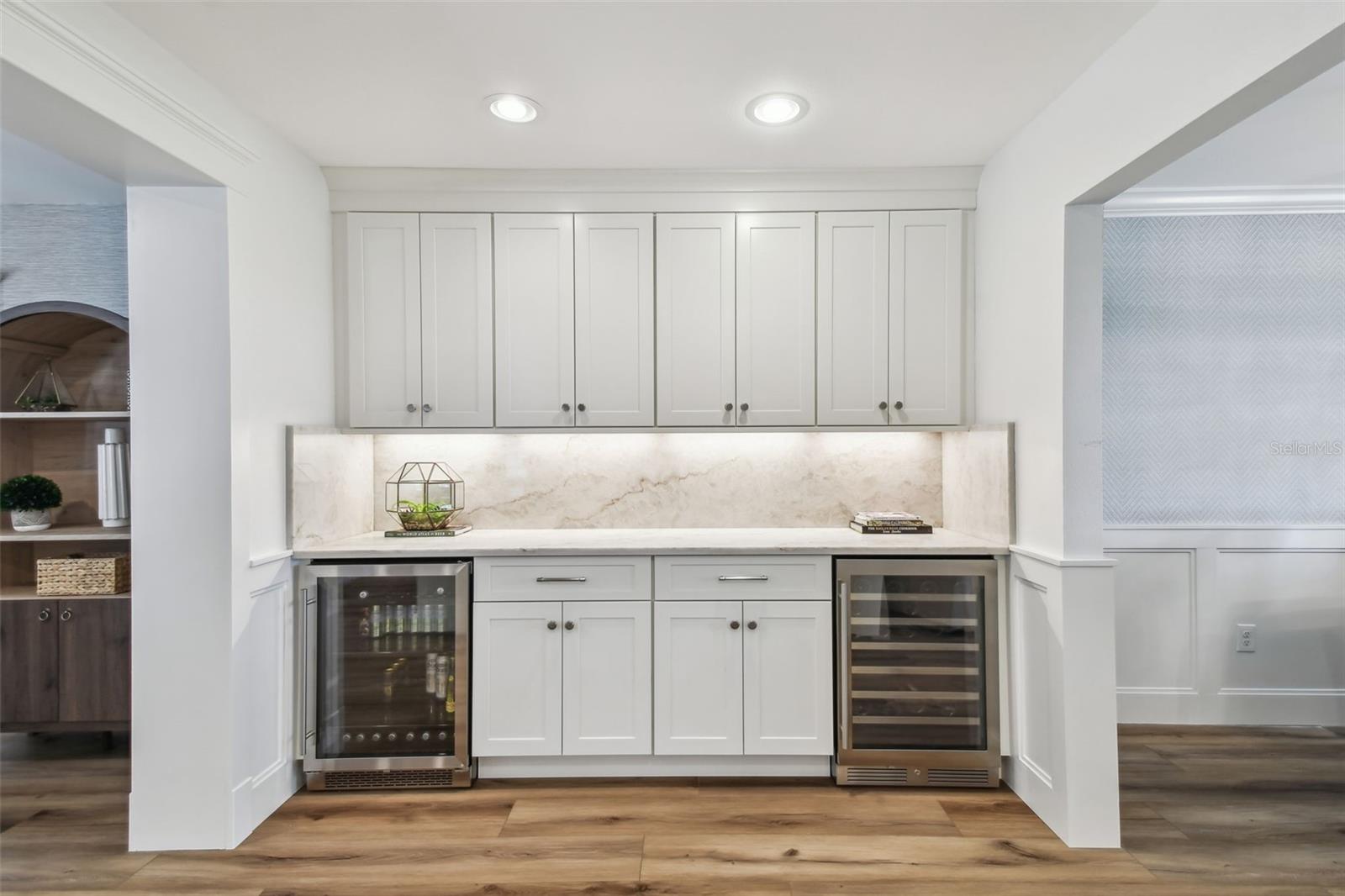 Image 12 of 49 For 818 Davis Boulevard