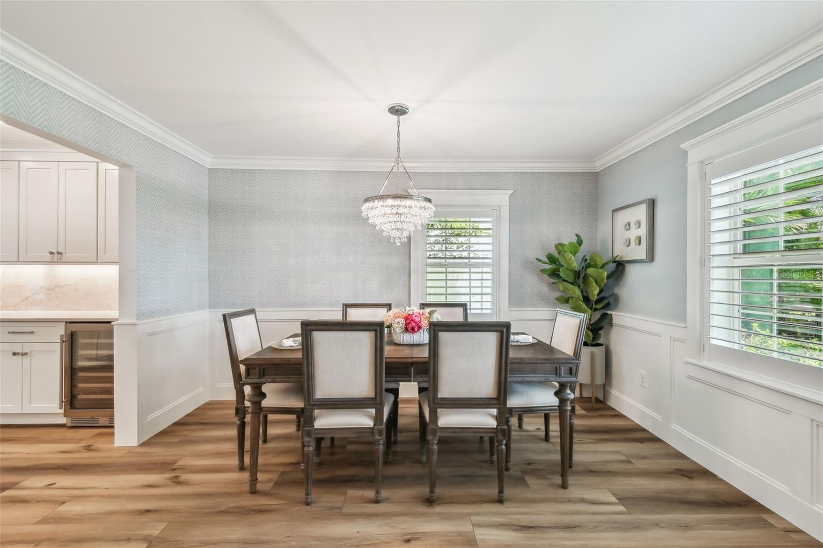 Image 15 of 49 For 818 Davis Boulevard