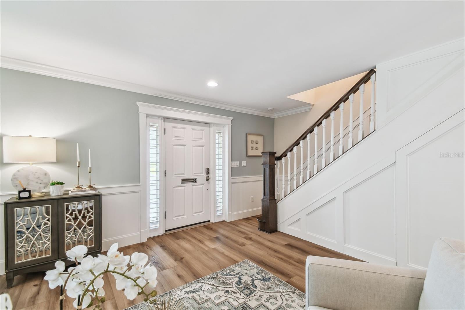 Image 17 of 49 For 818 Davis Boulevard