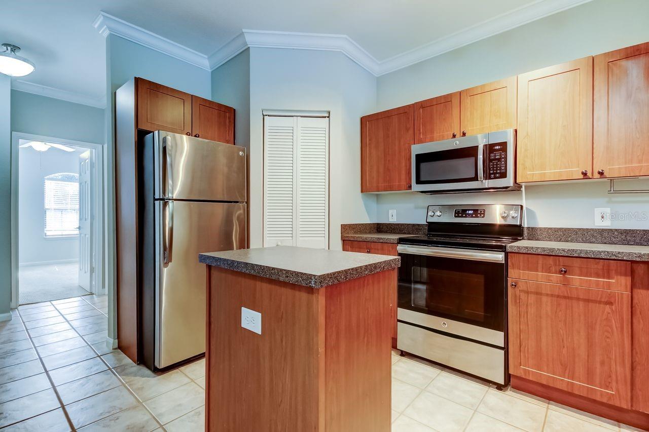 Image 10 of 32 For 2152 Portofino Place 29-029
