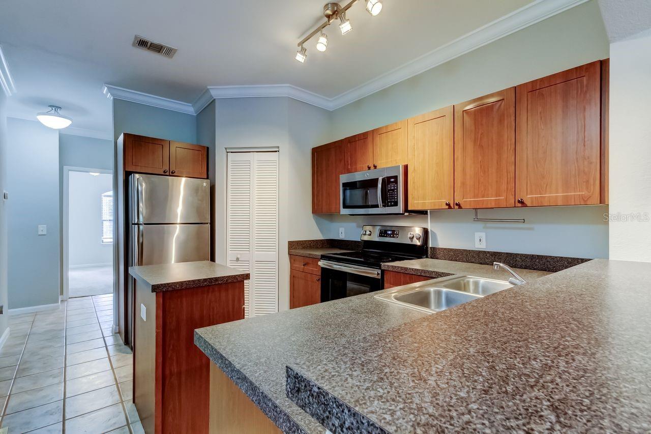 Image 11 of 32 For 2152 Portofino Place 29-029