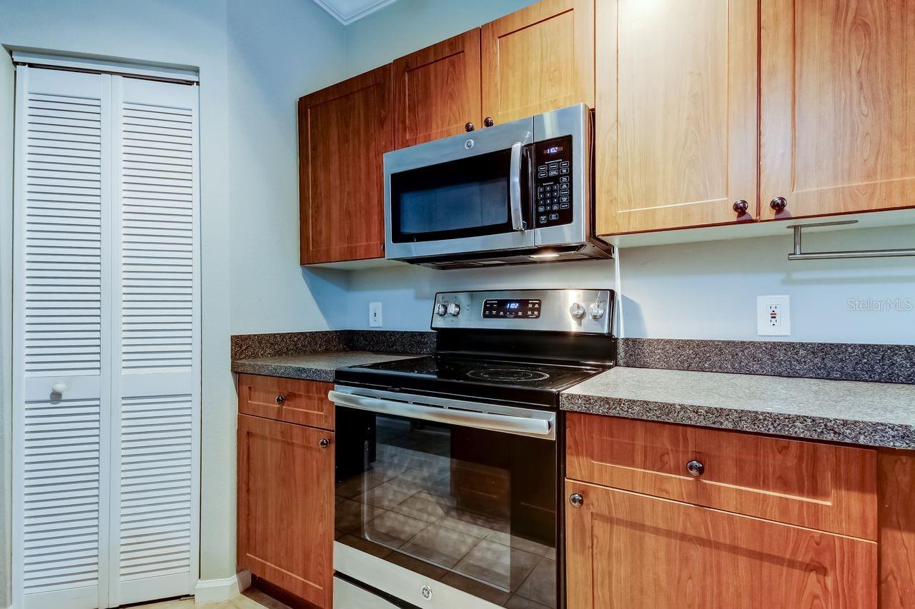 Image 16 of 32 For 2152 Portofino Place 29-029
