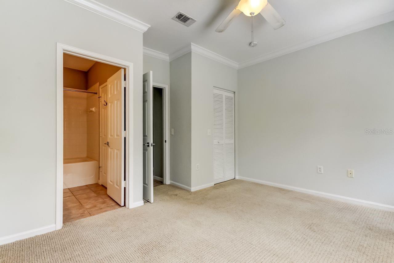 Image 19 of 32 For 2152 Portofino Place 29-029