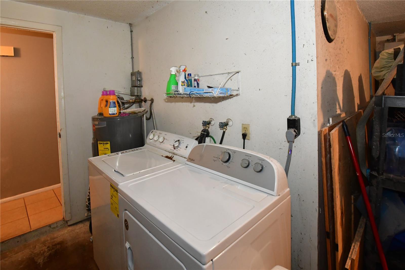 Image 18 of 23 For 11990 104th Avenue