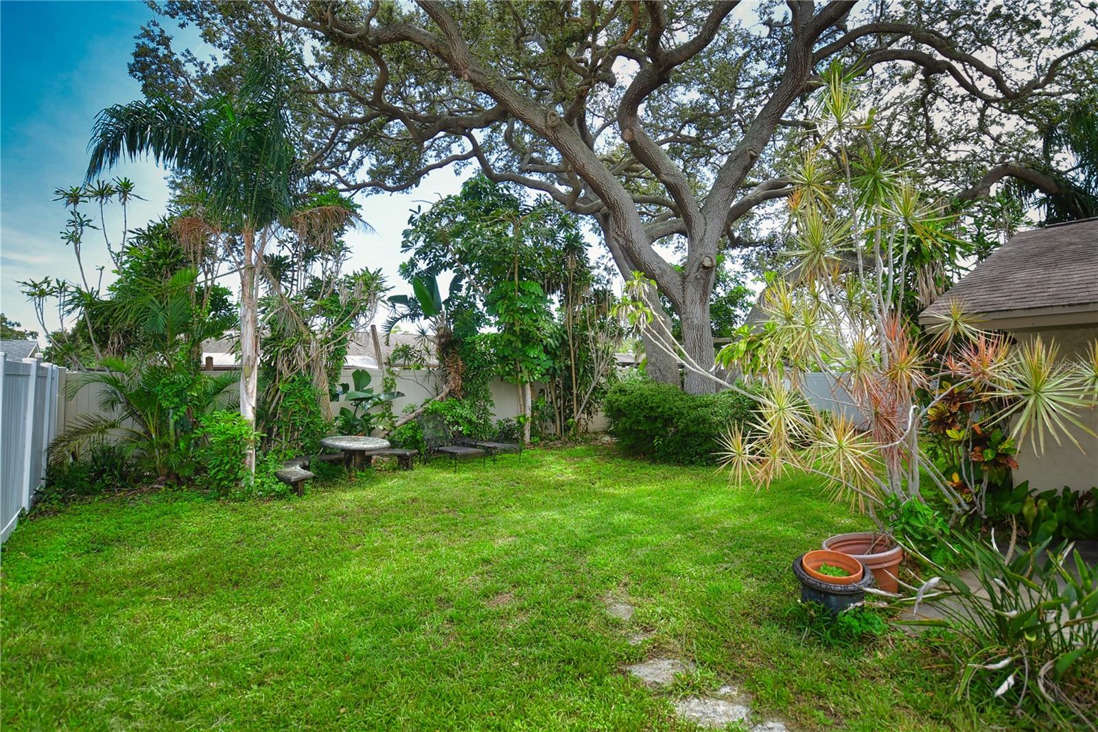 Image 21 of 23 For 11990 104th Avenue