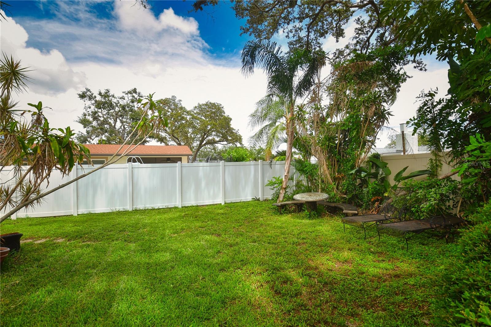 Image 22 of 23 For 11990 104th Avenue
