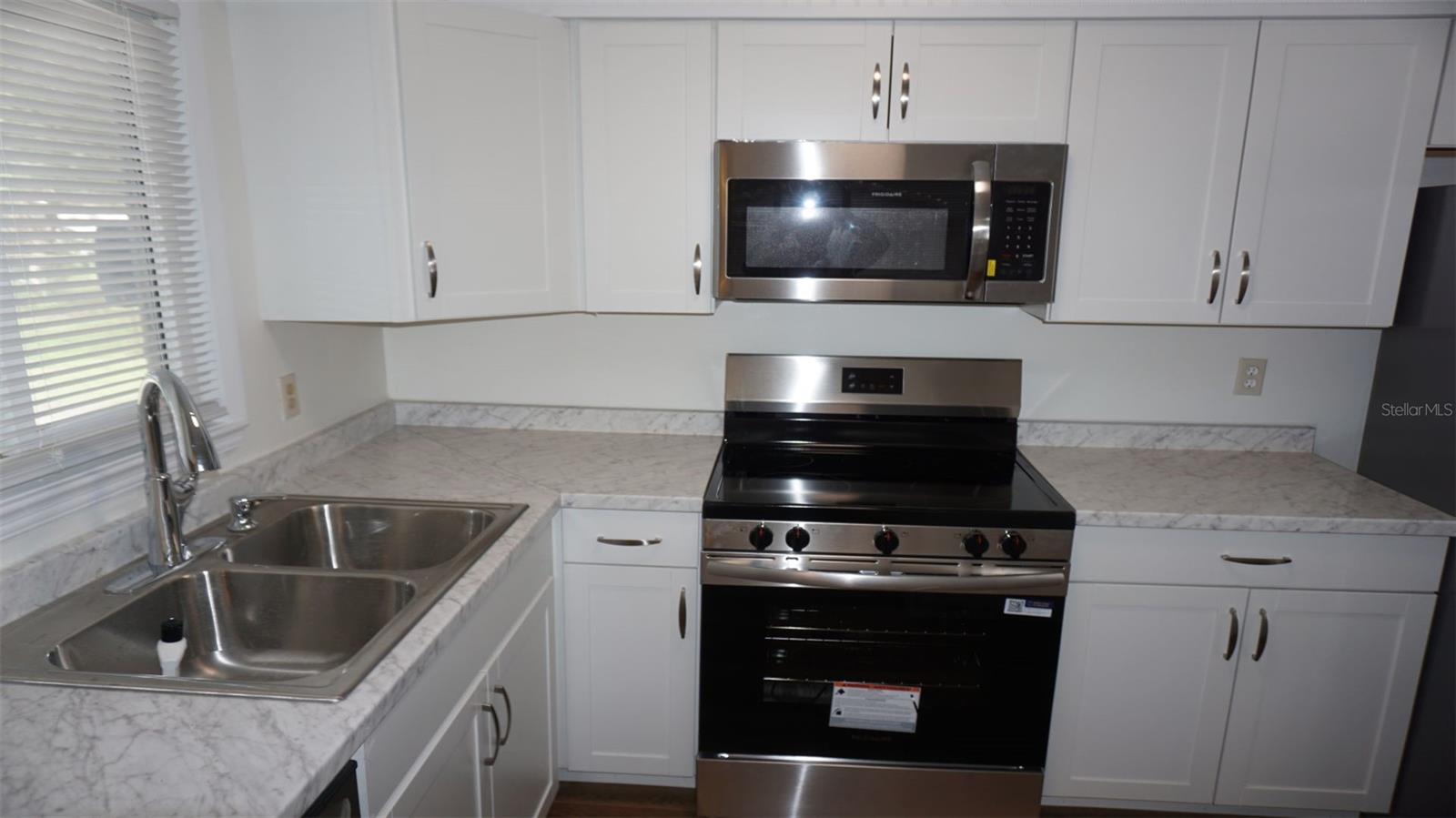 Image 13 of 18 For 717 75th Street N