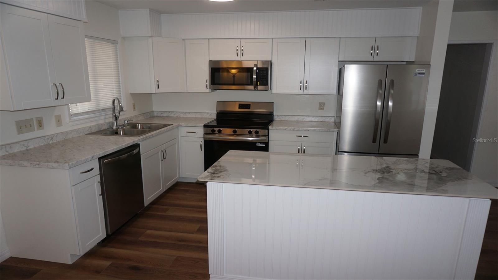 Image 3 of 18 For 717 75th Street N
