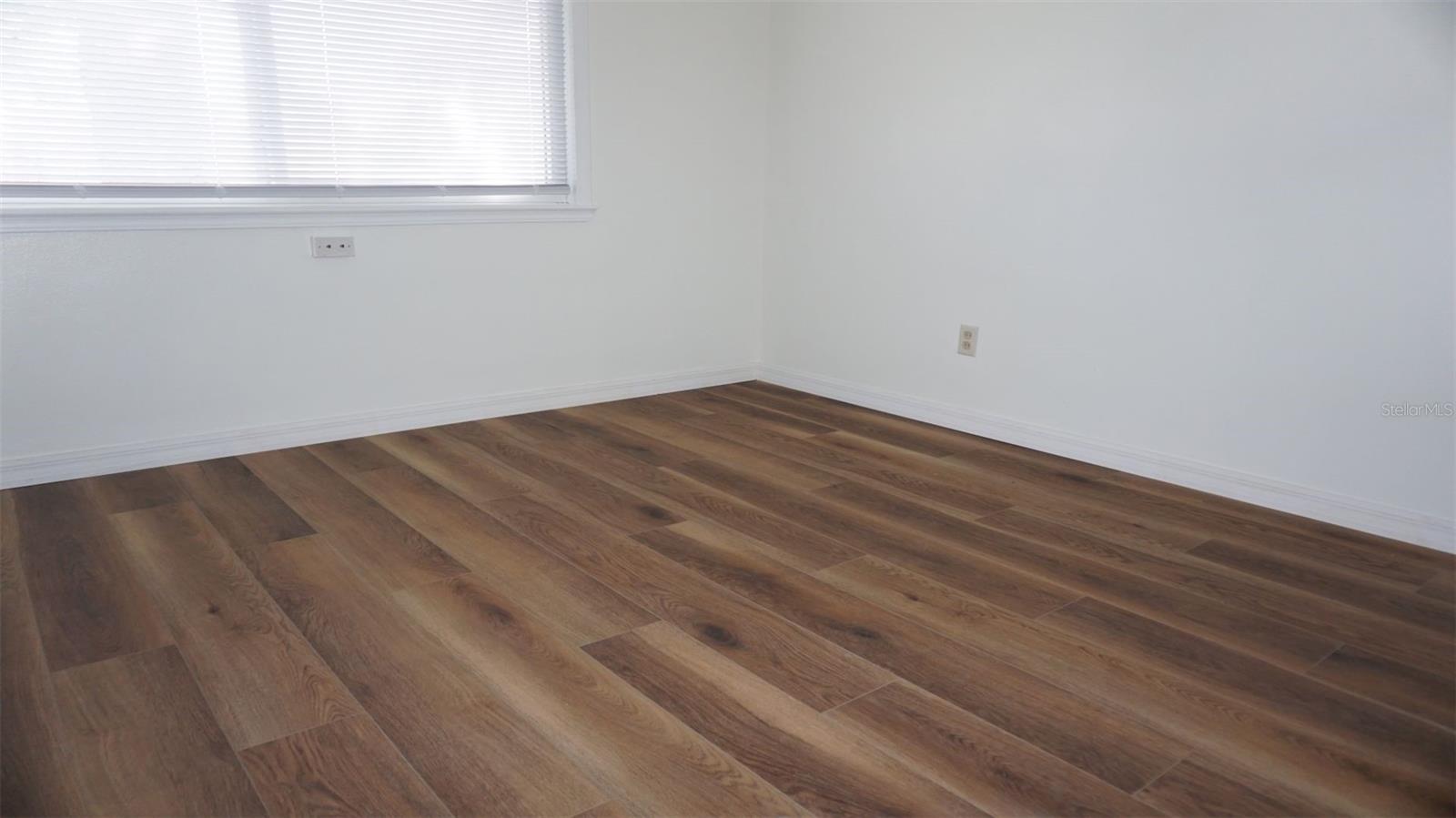 Image 5 of 18 For 717 75th Street N
