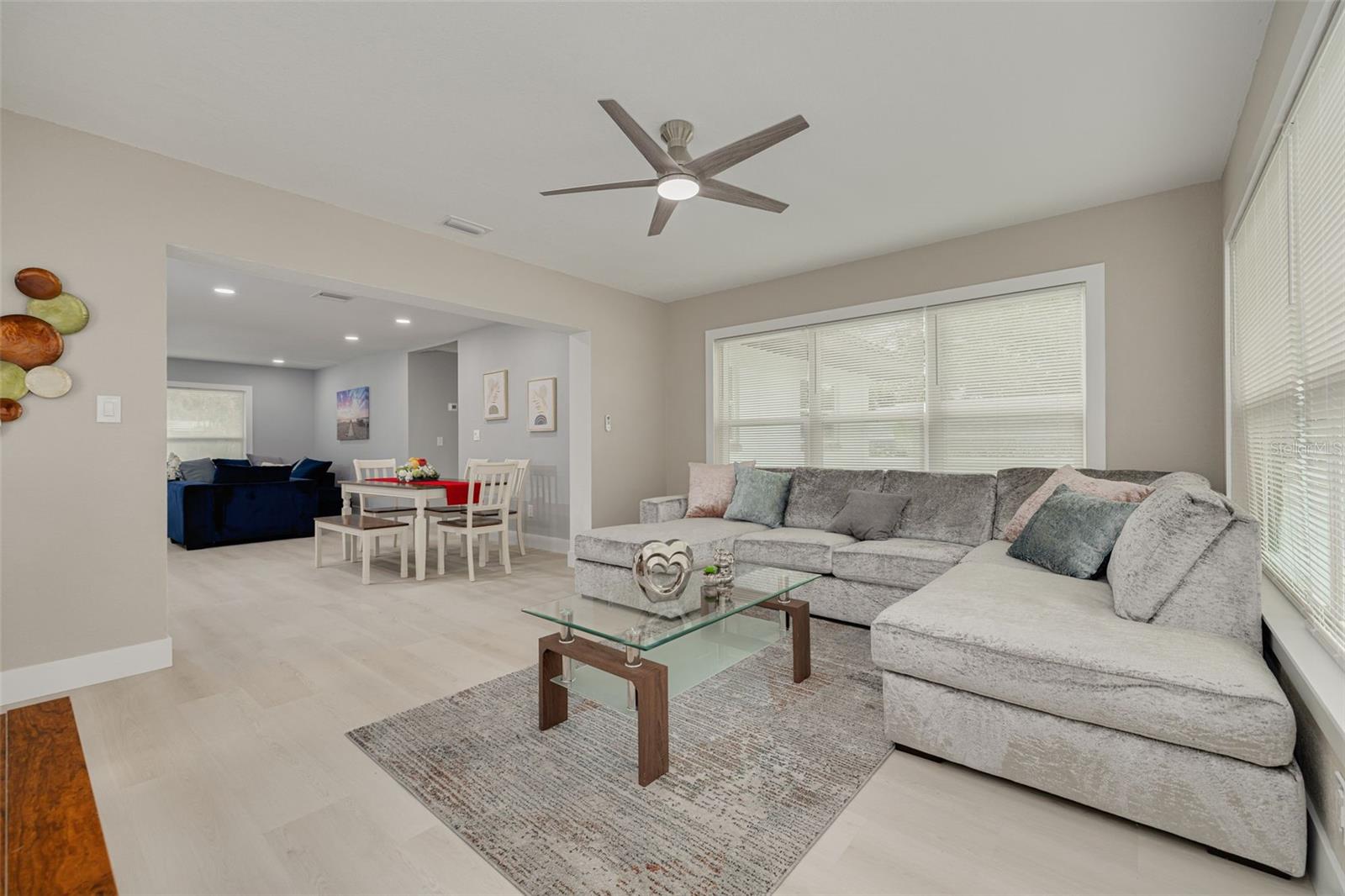 Image 12 of 33 For 912 Pineview Avenue