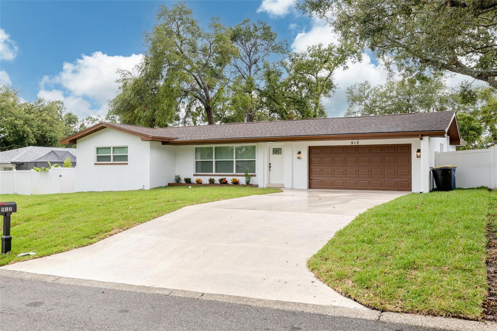 Image 2 of 33 For 912 Pineview Avenue