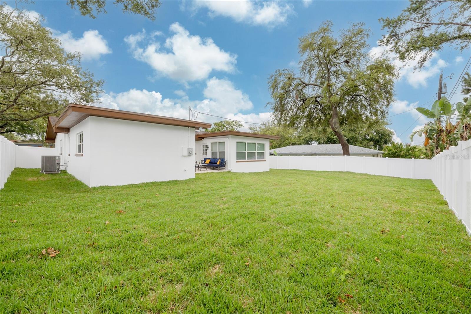 Image 33 of 33 For 912 Pineview Avenue
