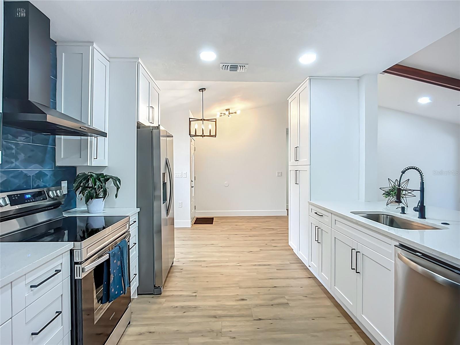 Image 13 of 59 For 1104 23rd Avenue W