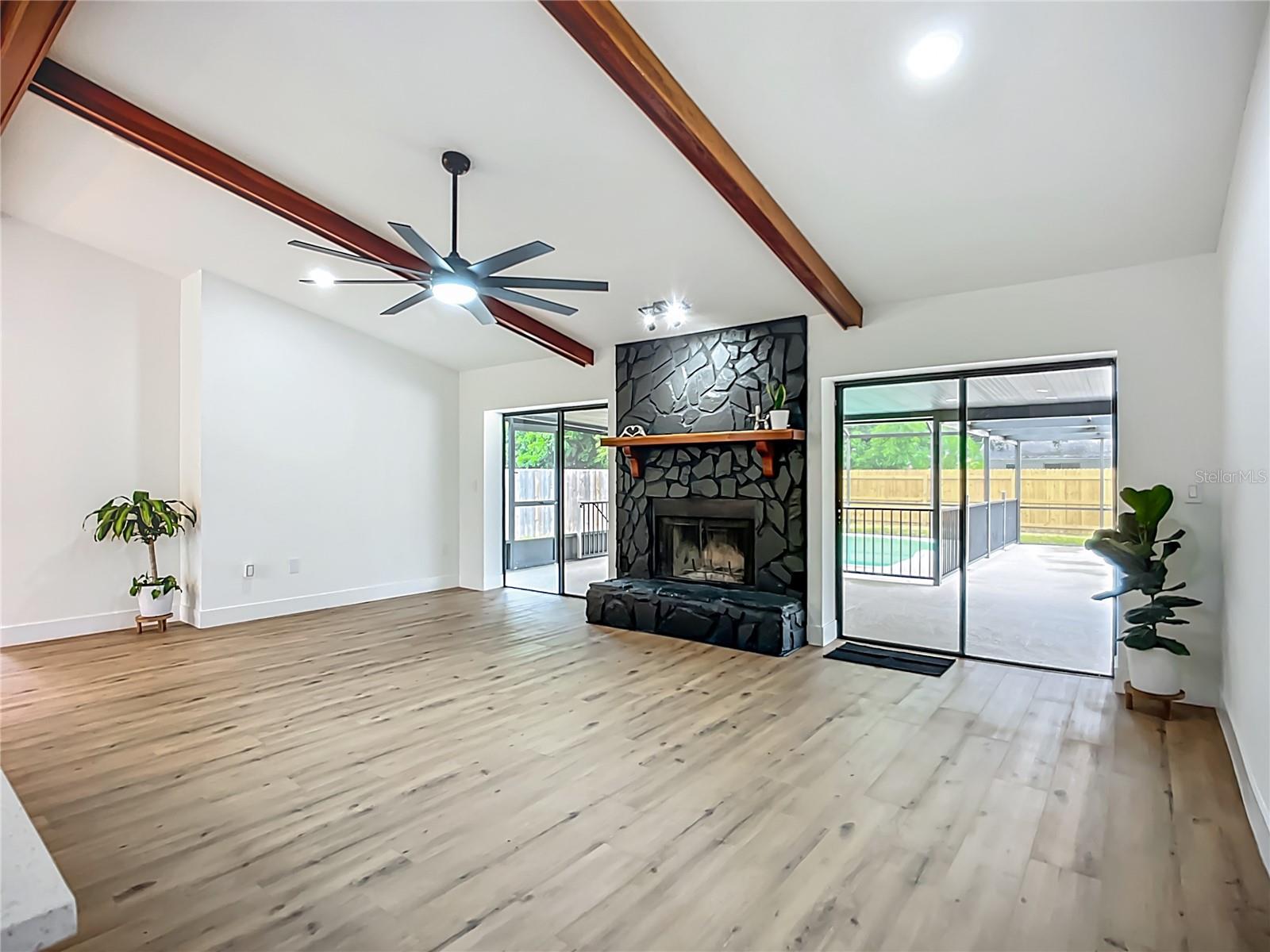 Image 14 of 59 For 1104 23rd Avenue W