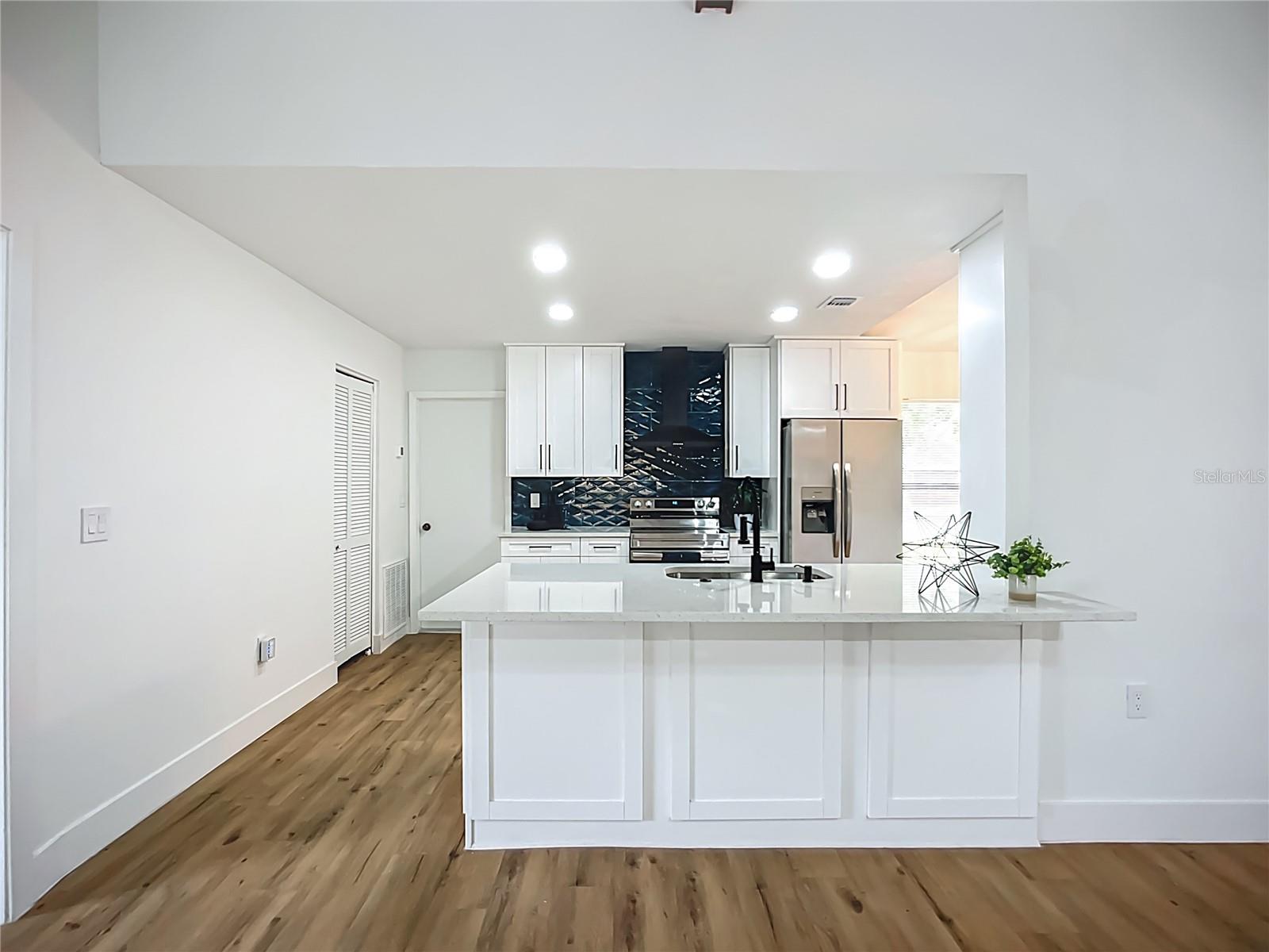 Image 16 of 59 For 1104 23rd Avenue W