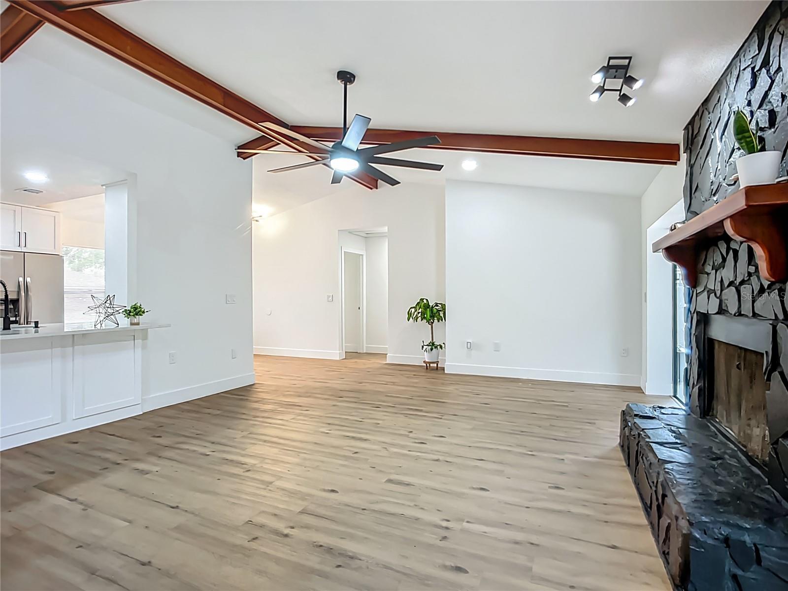 Image 19 of 59 For 1104 23rd Avenue W