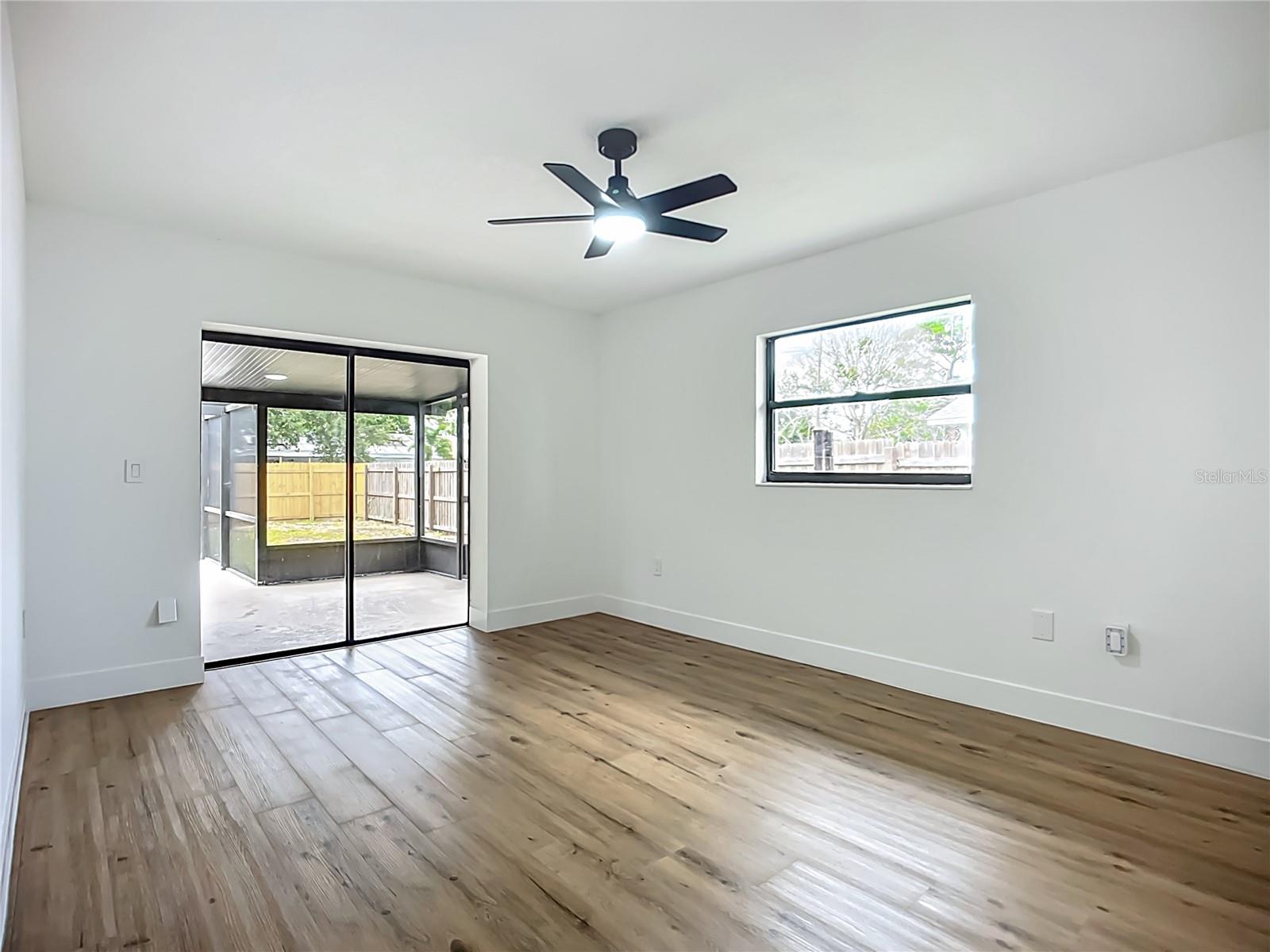 Image 23 of 59 For 1104 23rd Avenue W