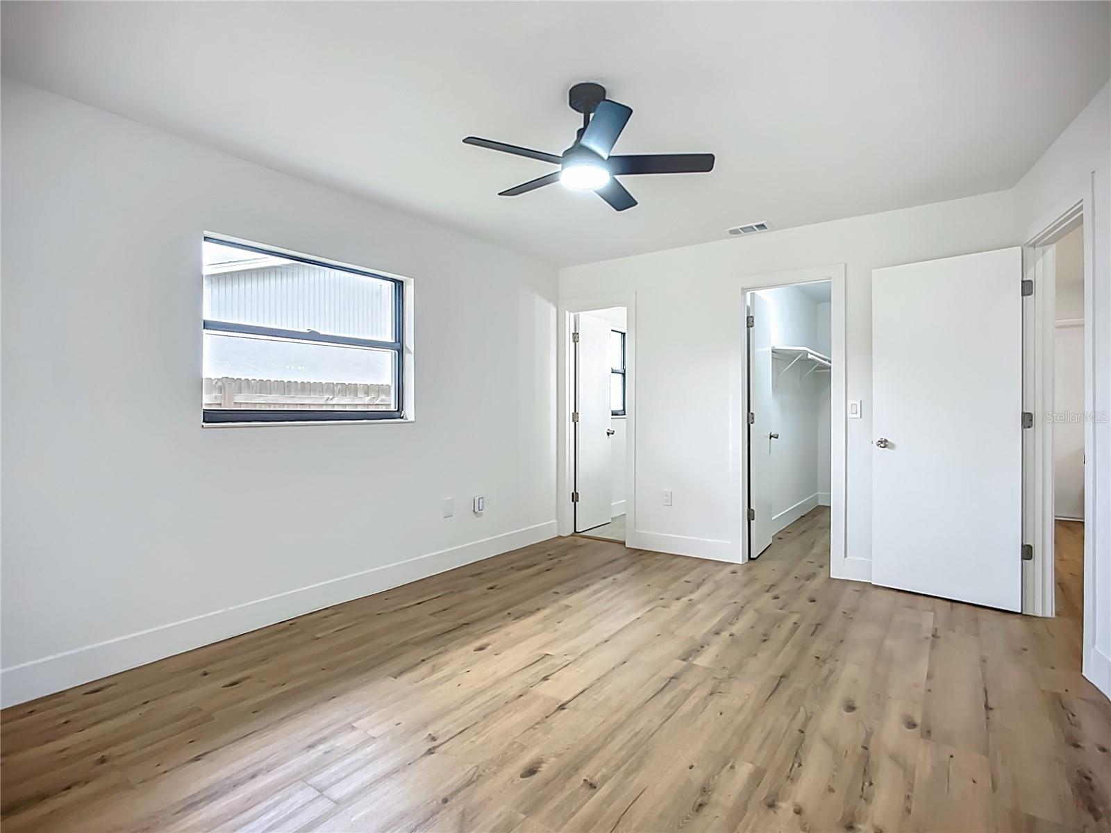 Image 24 of 59 For 1104 23rd Avenue W