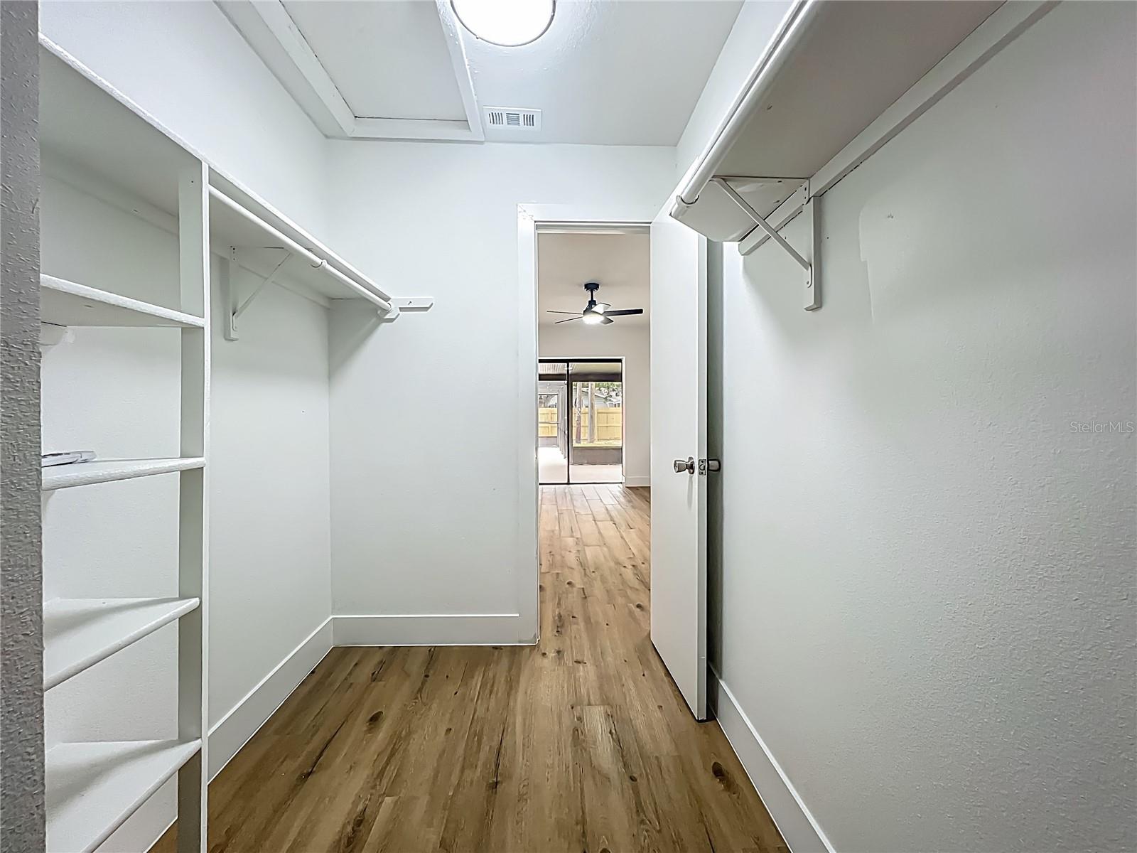 Image 26 of 59 For 1104 23rd Avenue W