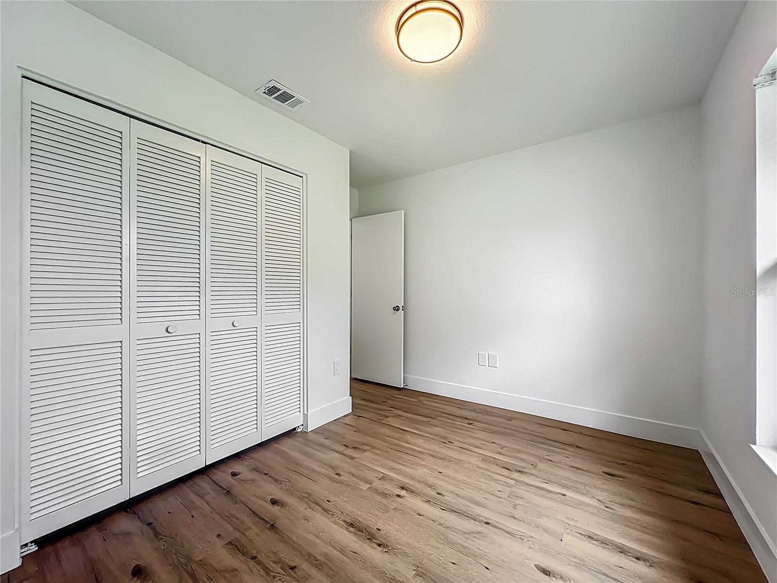 Image 30 of 59 For 1104 23rd Avenue W