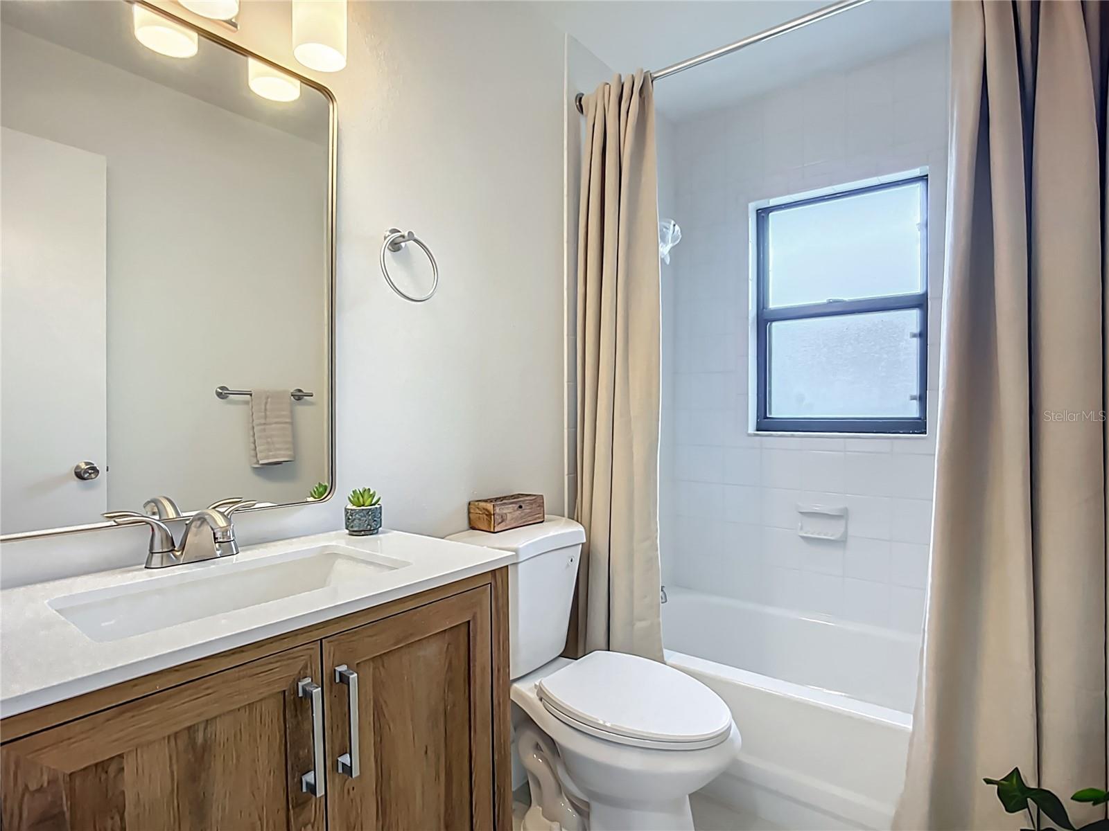 Image 31 of 59 For 1104 23rd Avenue W