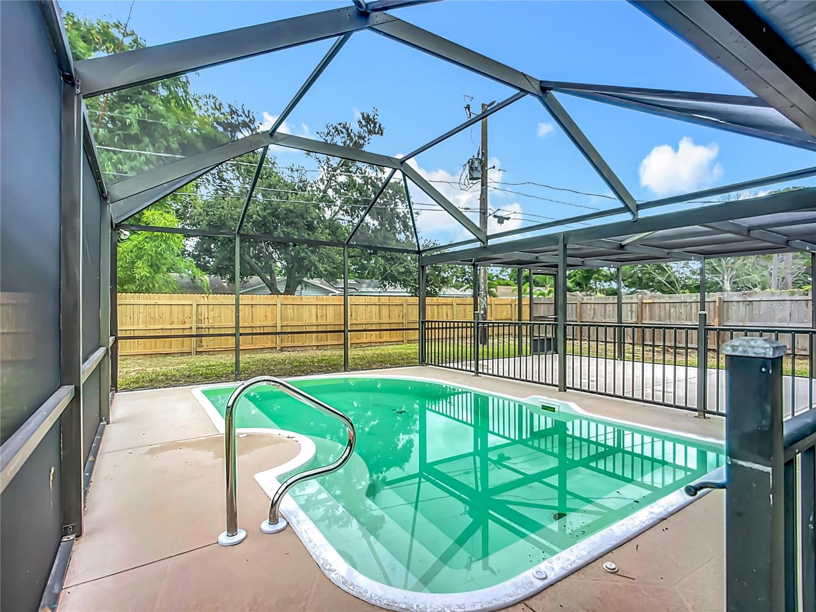 Image 42 of 59 For 1104 23rd Avenue W