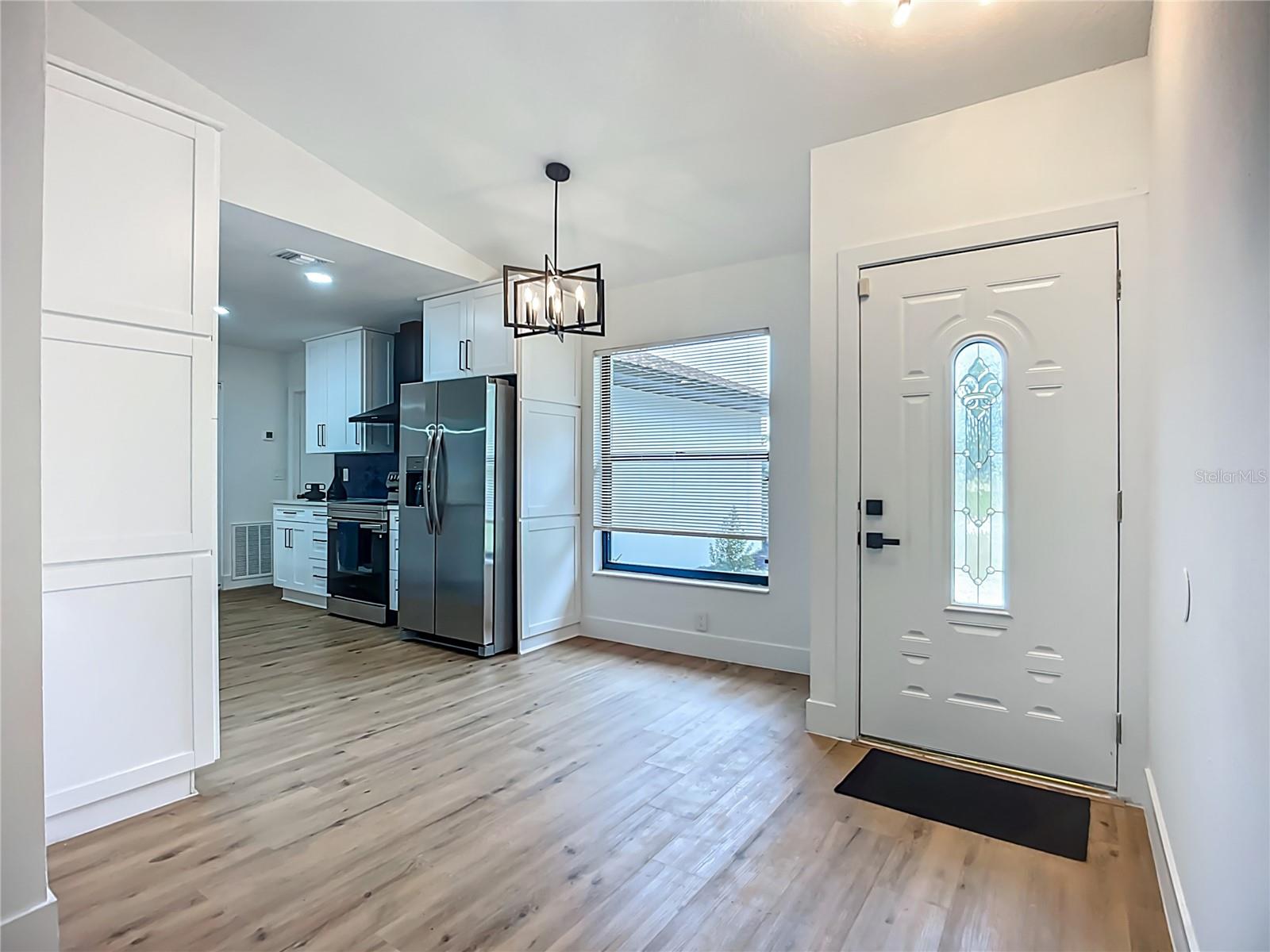 Image 5 of 59 For 1104 23rd Avenue W