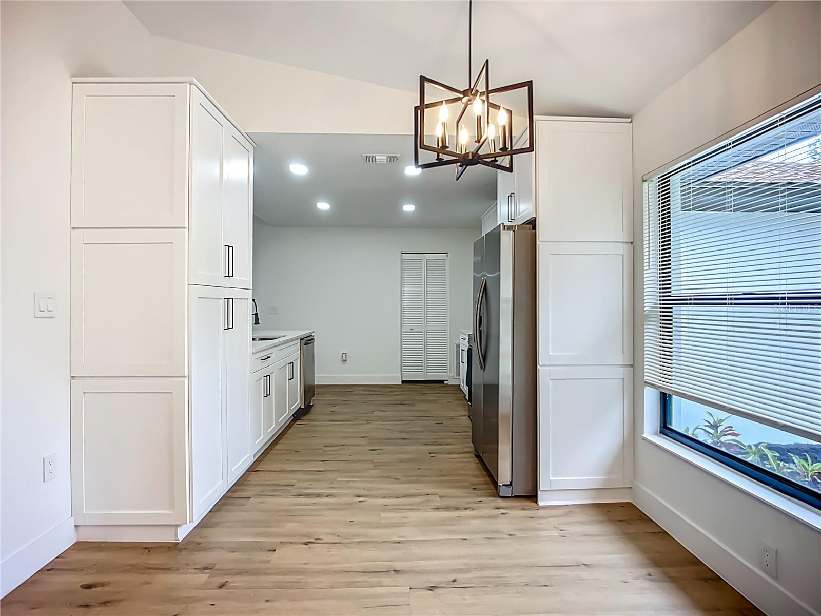 Image 7 of 59 For 1104 23rd Avenue W