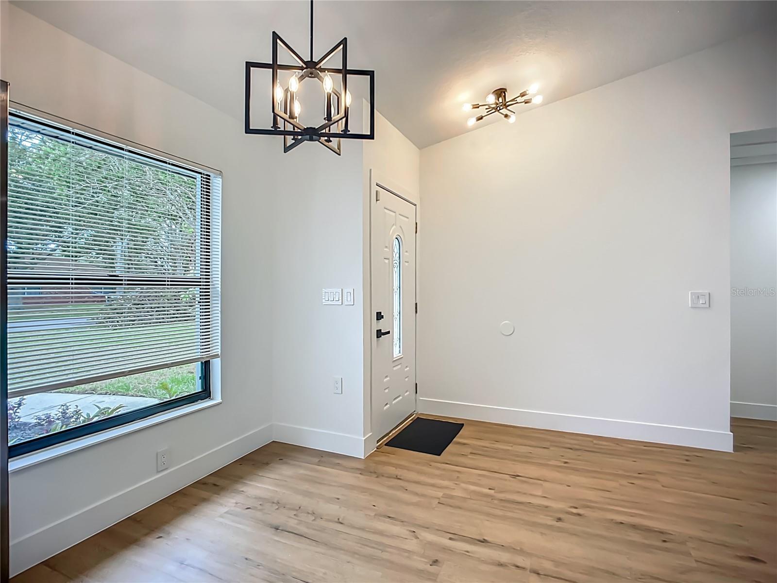 Image 8 of 59 For 1104 23rd Avenue W