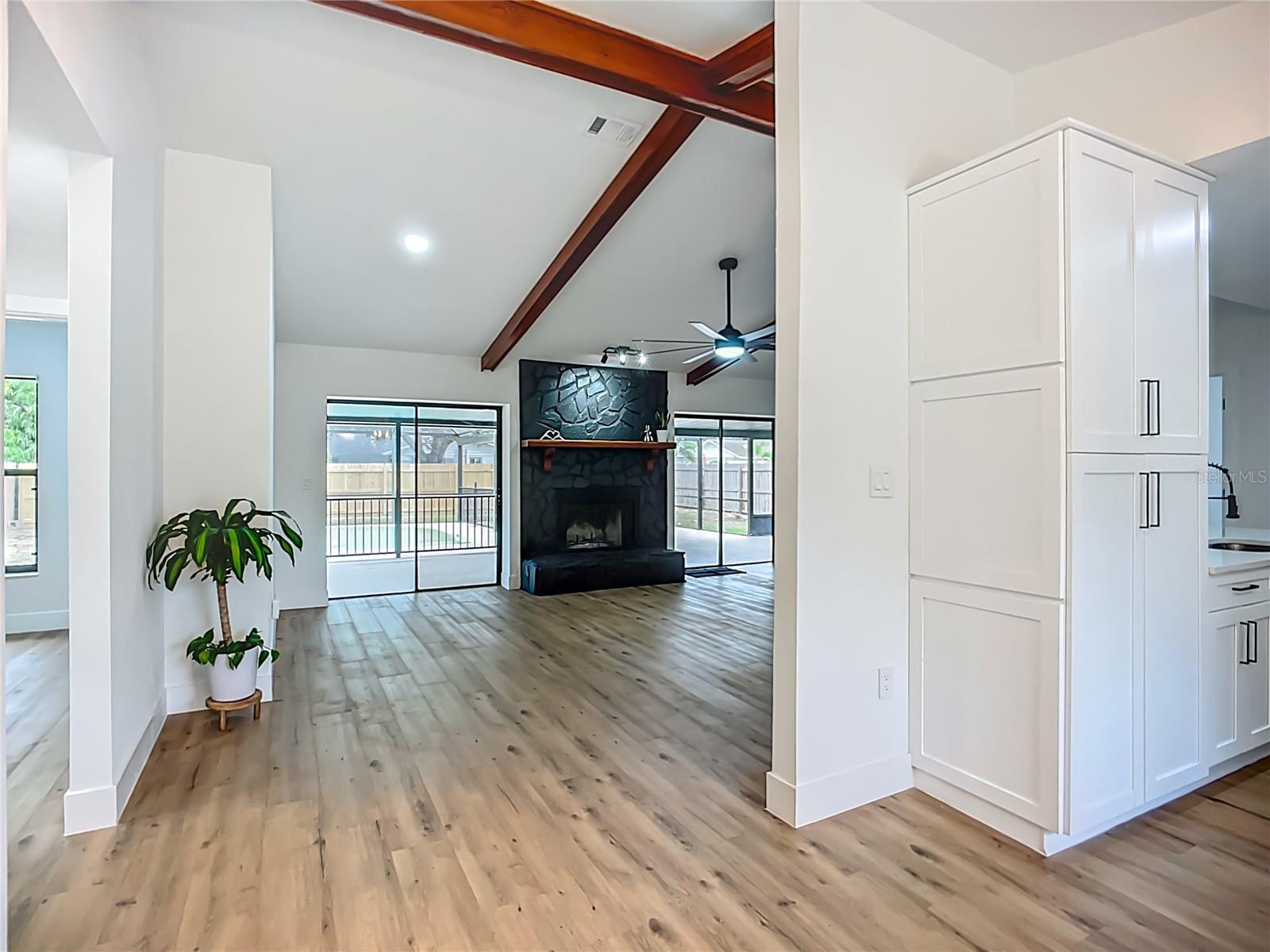 Image 9 of 59 For 1104 23rd Avenue W