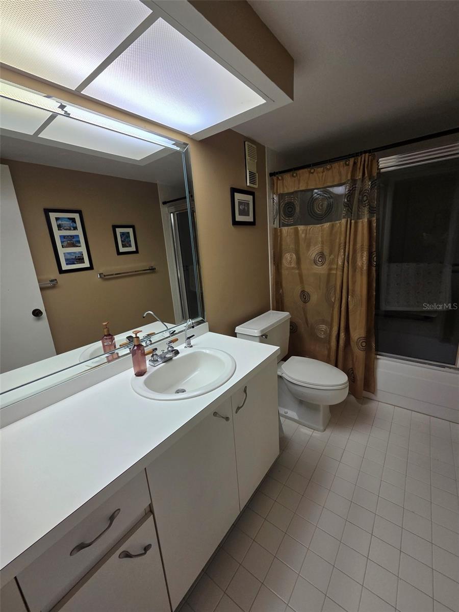 Image 13 of 32 For 632 Edgewater Drive 633