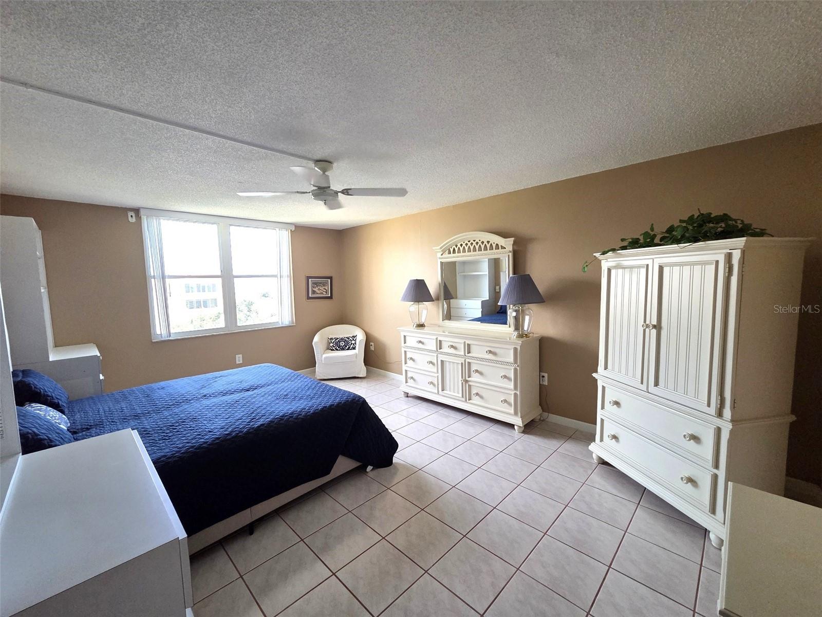 Image 15 of 32 For 632 Edgewater Drive 633