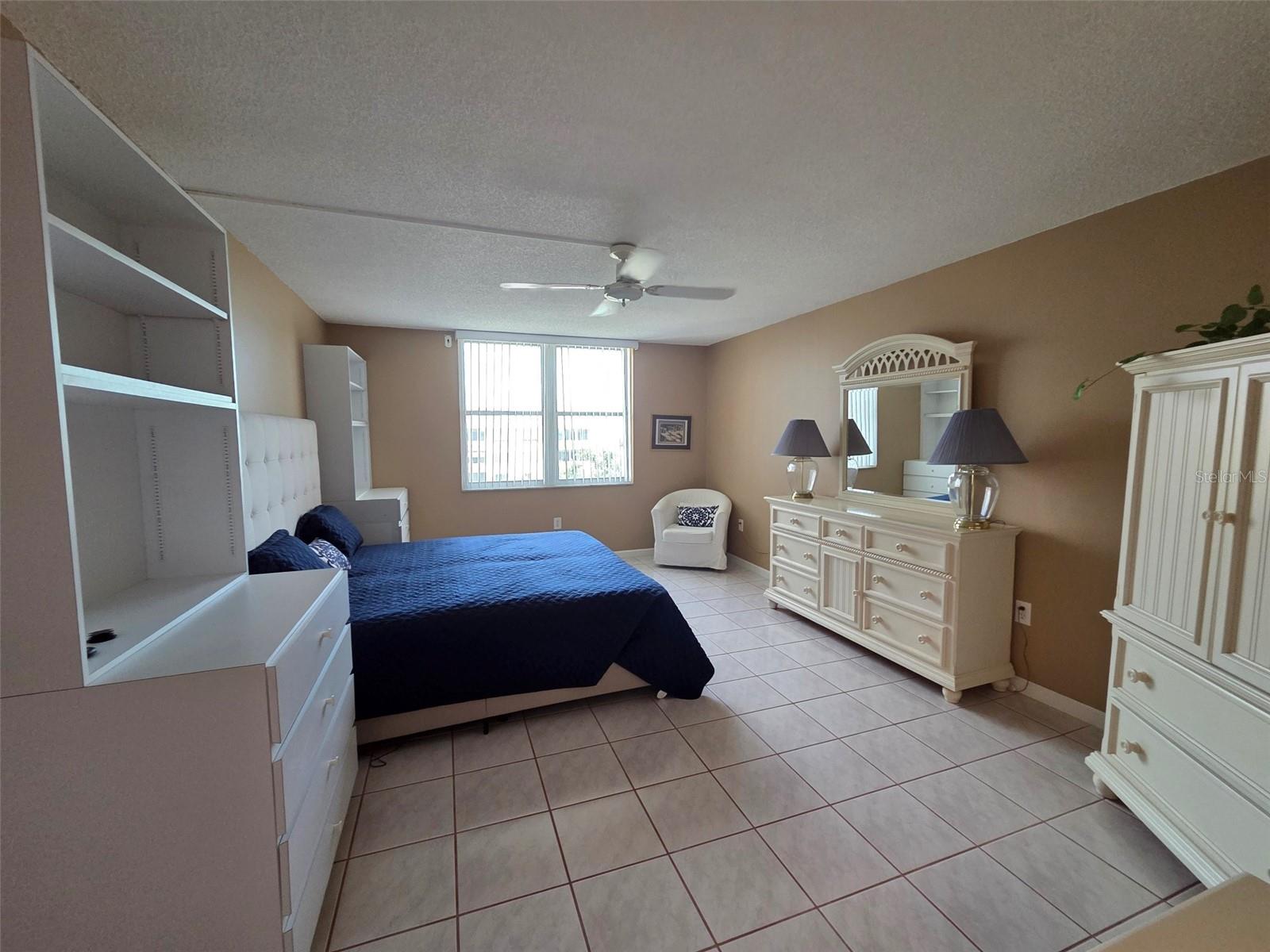 Image 18 of 32 For 632 Edgewater Drive 633