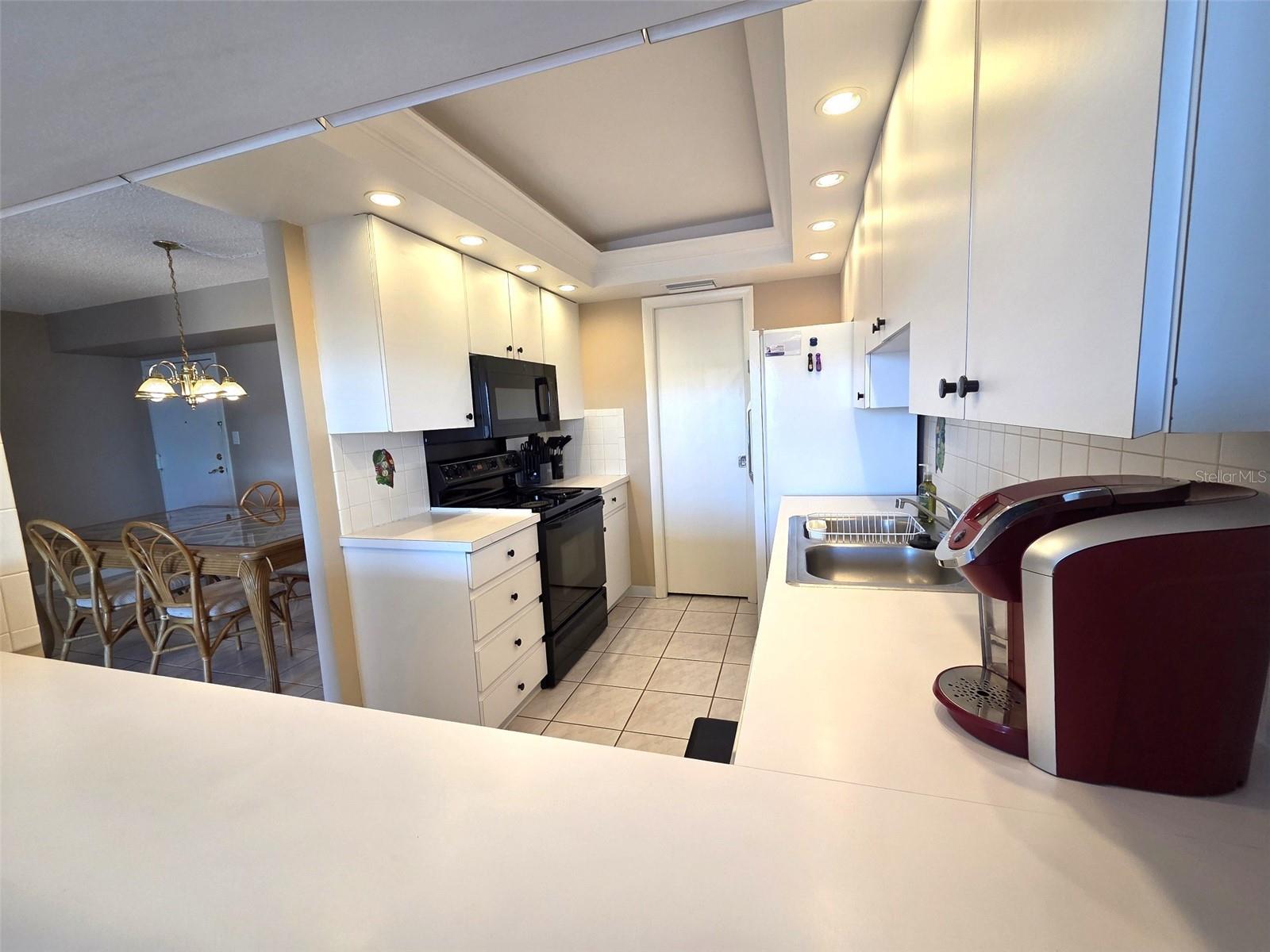 Image 4 of 32 For 632 Edgewater Drive 633