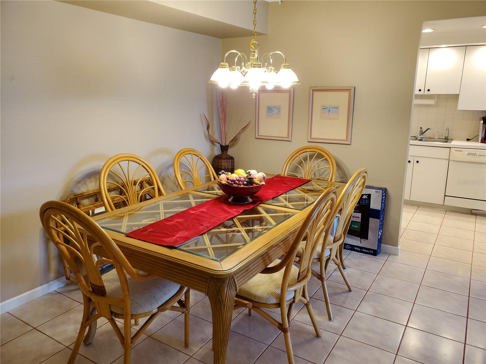 Image 8 of 32 For 632 Edgewater Drive 633