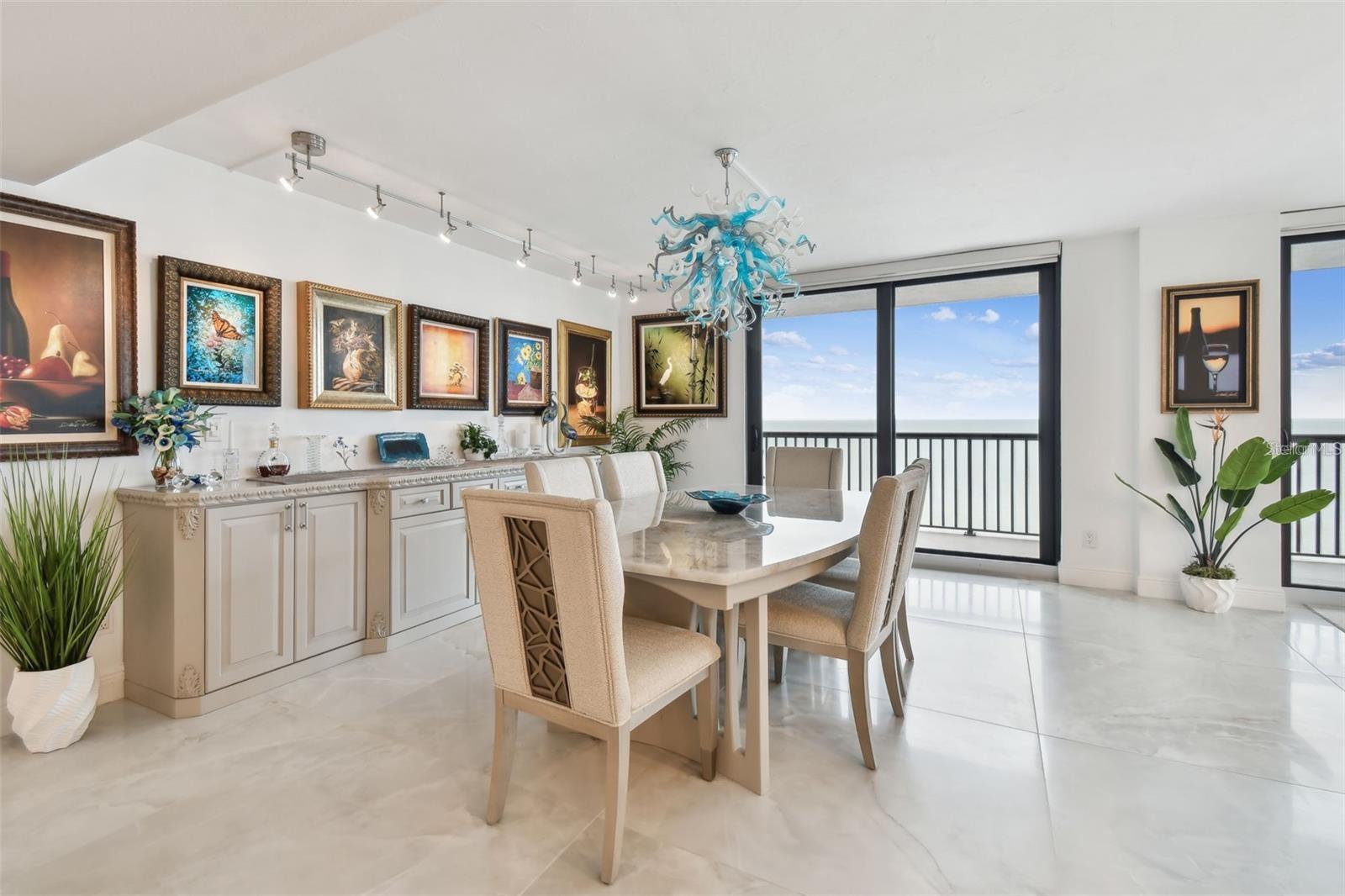 Listing photo id 10 for 1660 Gulf Boulevard Ph1