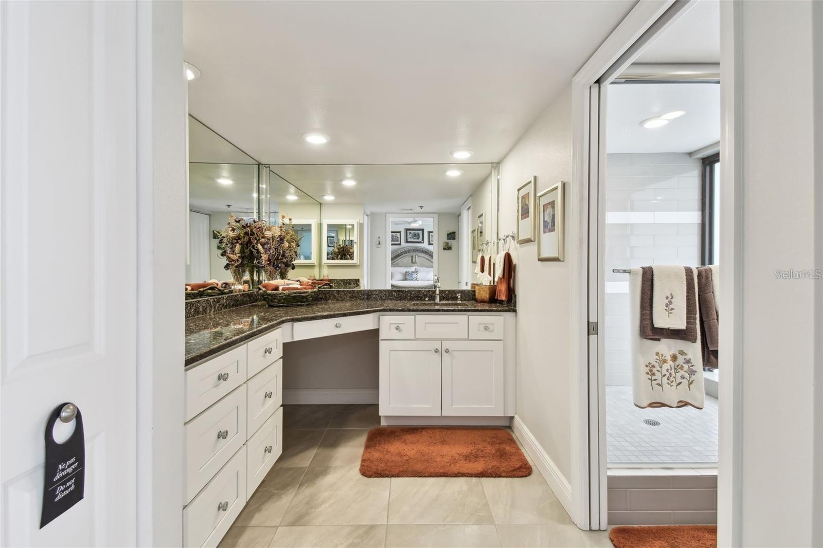 Listing photo id 22 for 1660 Gulf Boulevard Ph1
