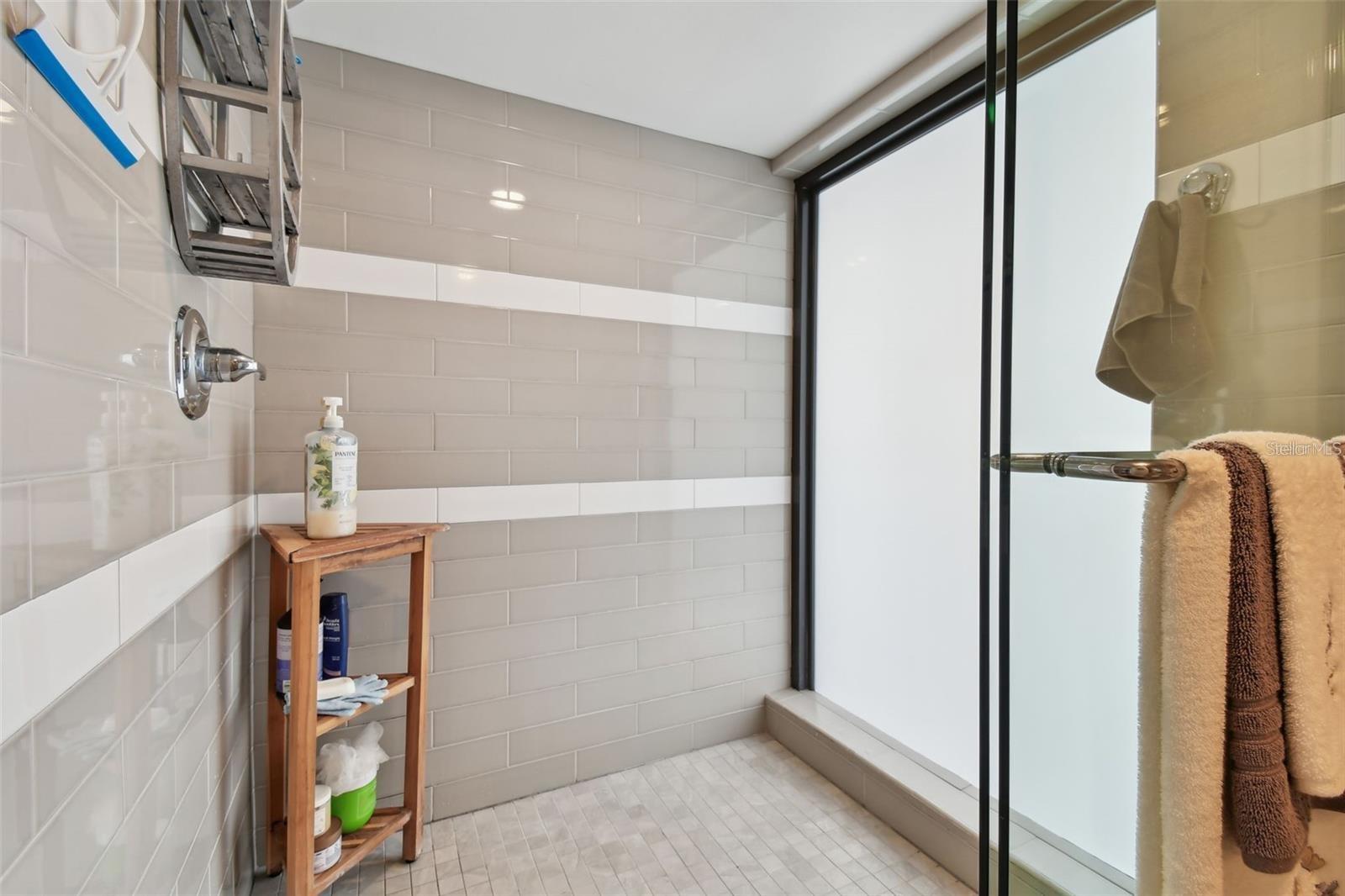 Listing photo id 26 for 1660 Gulf Boulevard Ph1